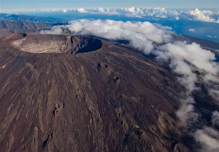 Vulcanul Piton de fournaise La Reunion