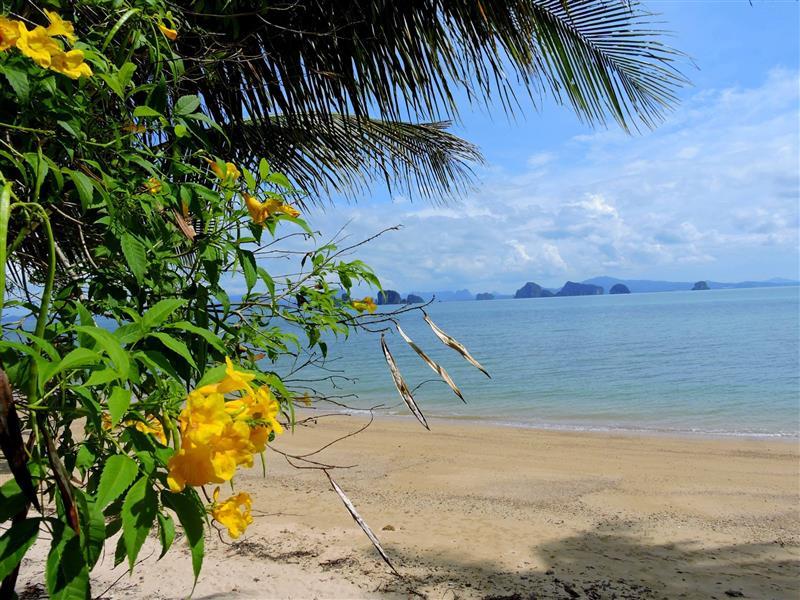 Plaja James Bond Island Thailanda